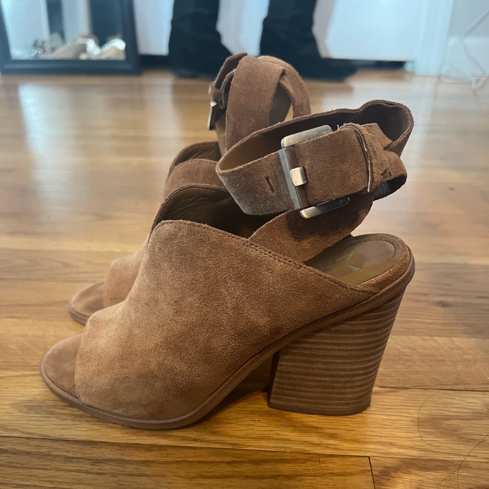 Marc Fisher Suede shoes